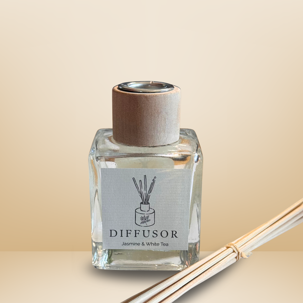 Essentials Candles Raumduft Diffusor Jasmine & White Tea in Glasflasche mit Stäbchen