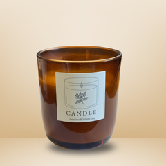Braune Glasduftkerze Essentials Candles Jasmine & White Tea, 180 ml, mit weißem Etikett